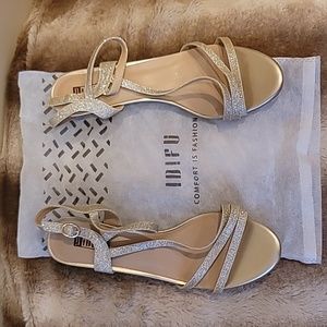 Idifu size 10 gold kitty heels